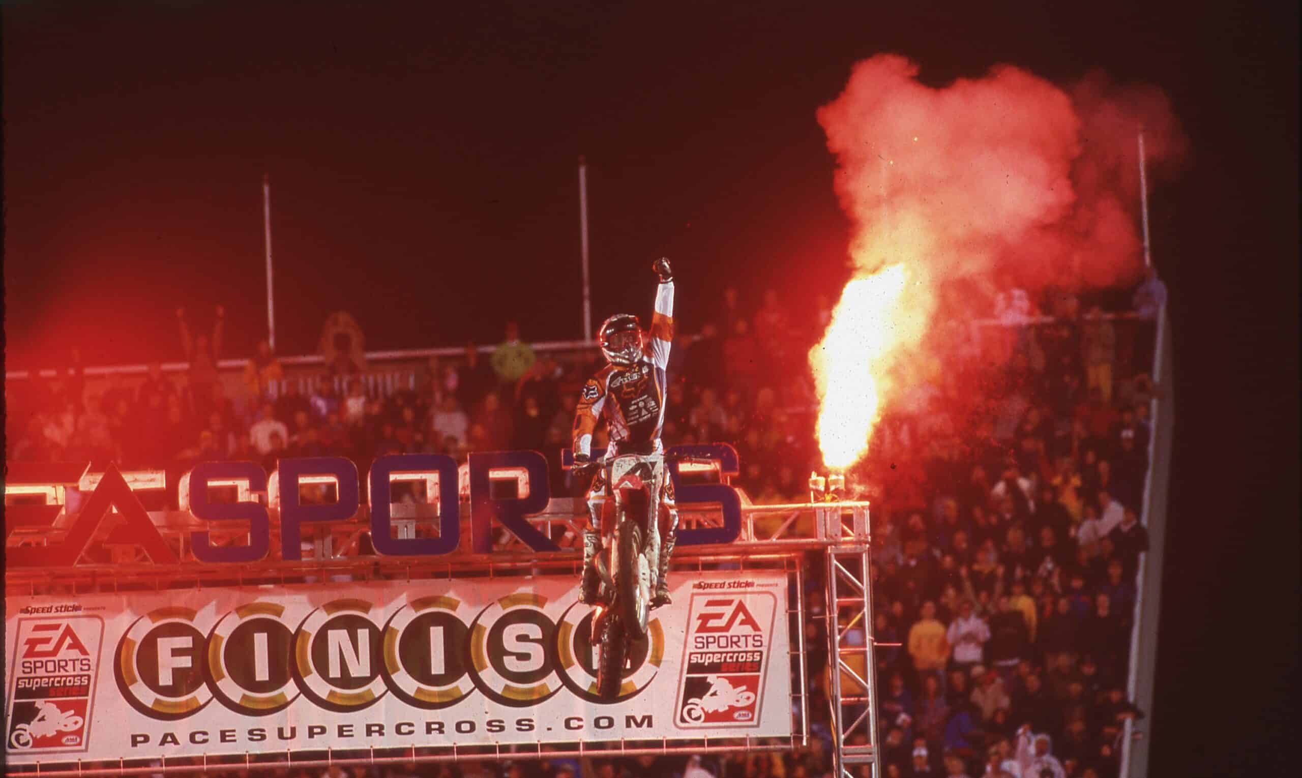 Ricky Carmichael wins the 2002 Salt Lake City Supercross. Photo: Kenji Shimoda
