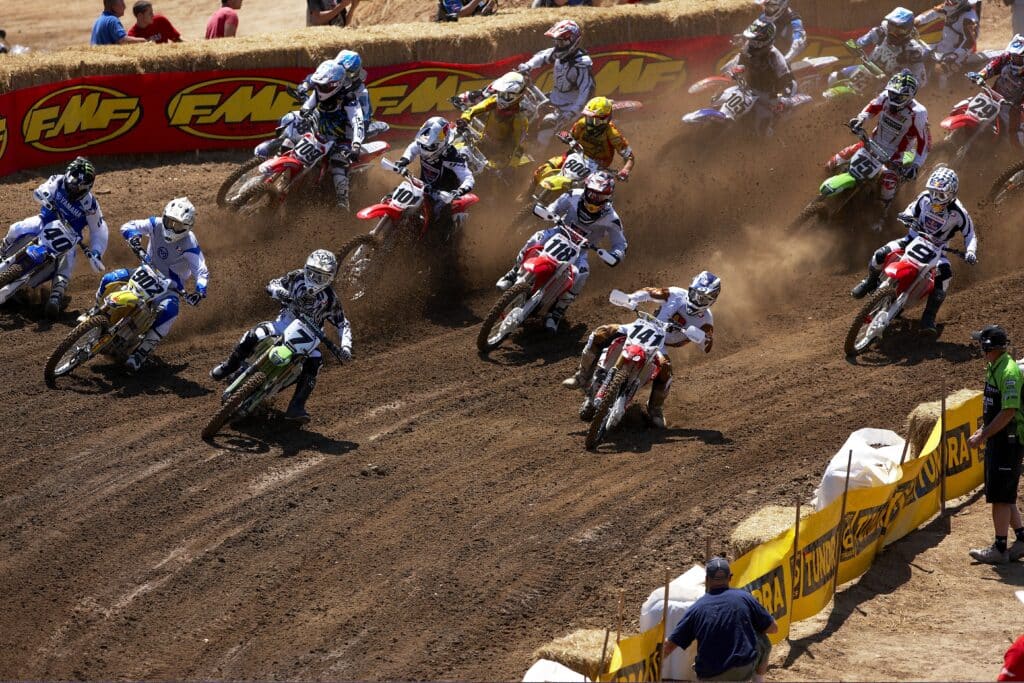 James Stewart pulled the holeshot at Hangtown while Mike Alesi (#800) got a rare poor start. Photo: Frank Hoppen