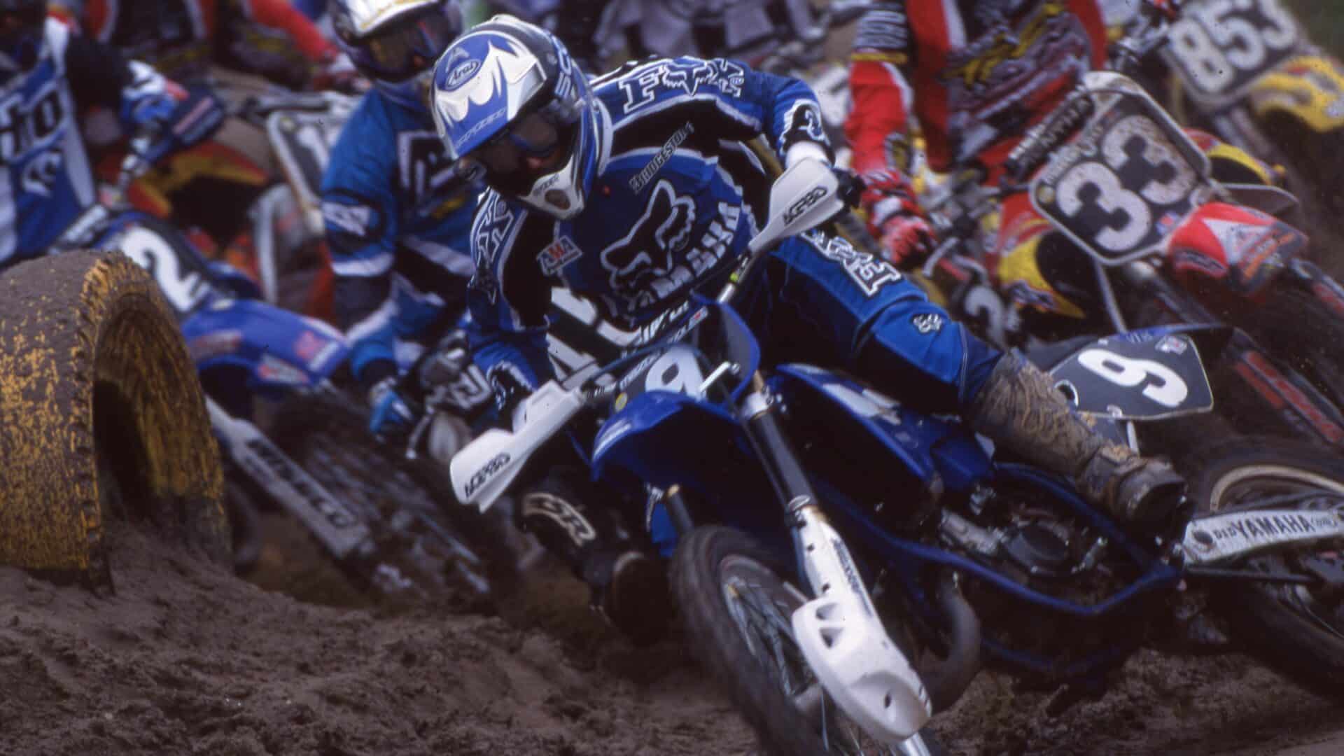 John Dowd rounding the first turn in 125cc moto 2 at The Wick 338 in 1998. Photo: Paul Buckley